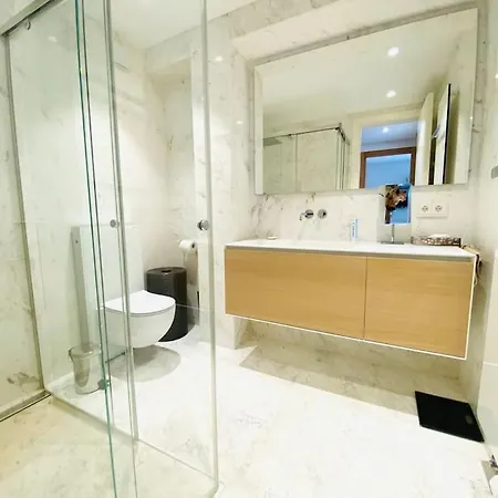 Luxurious 1 Bedroom In The Heart Of City Center-25